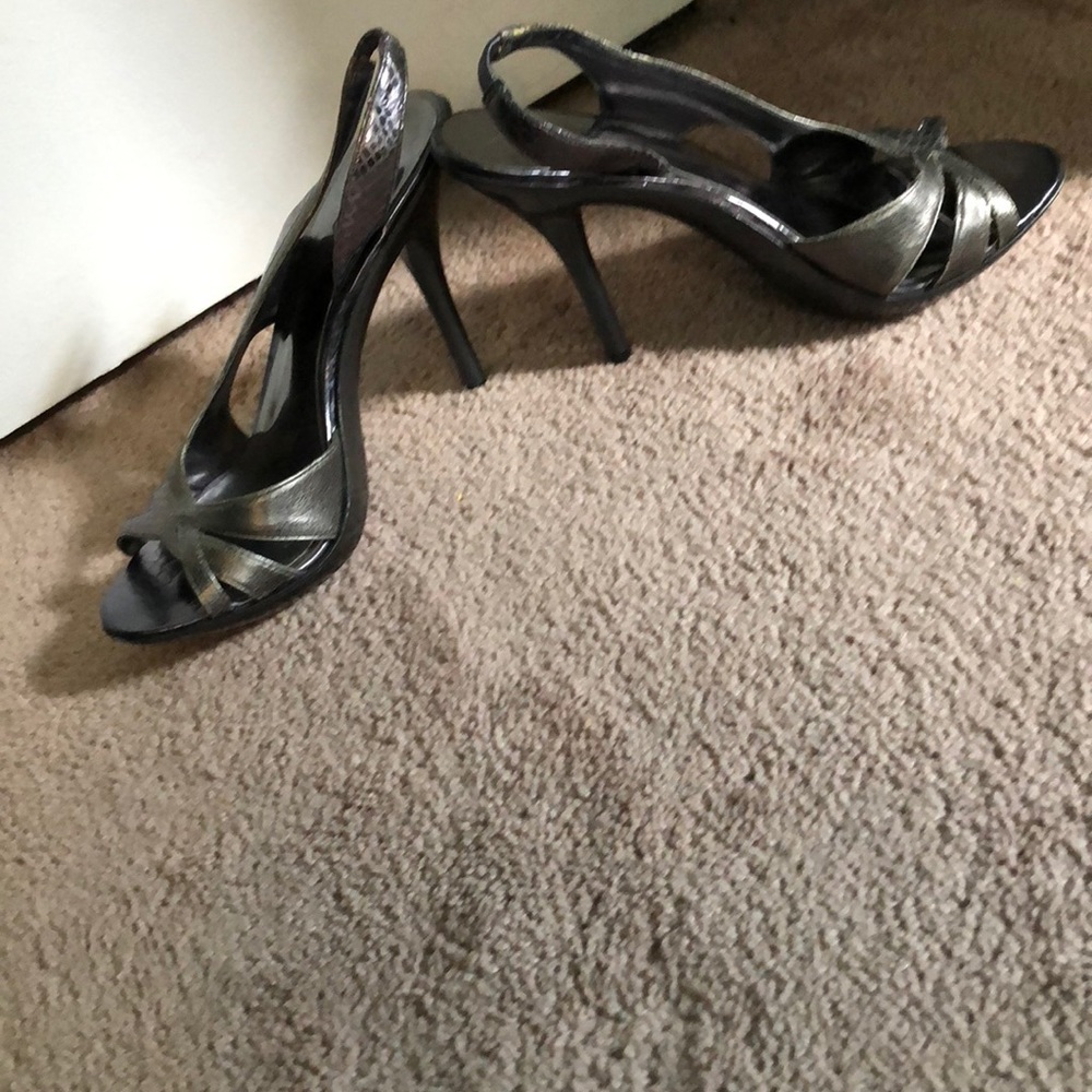 Heels - Picture 2 of 2